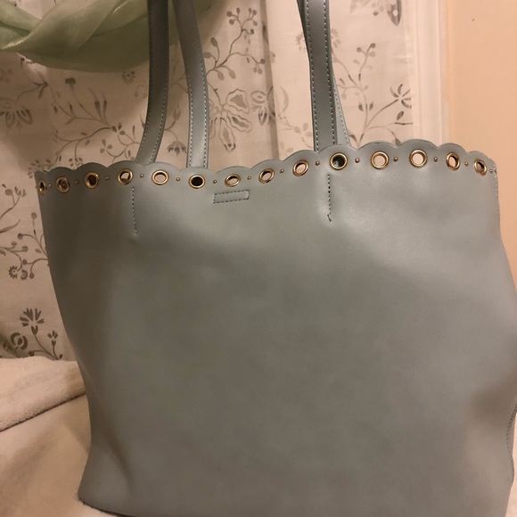 Blue totes - Picture 2 of 5